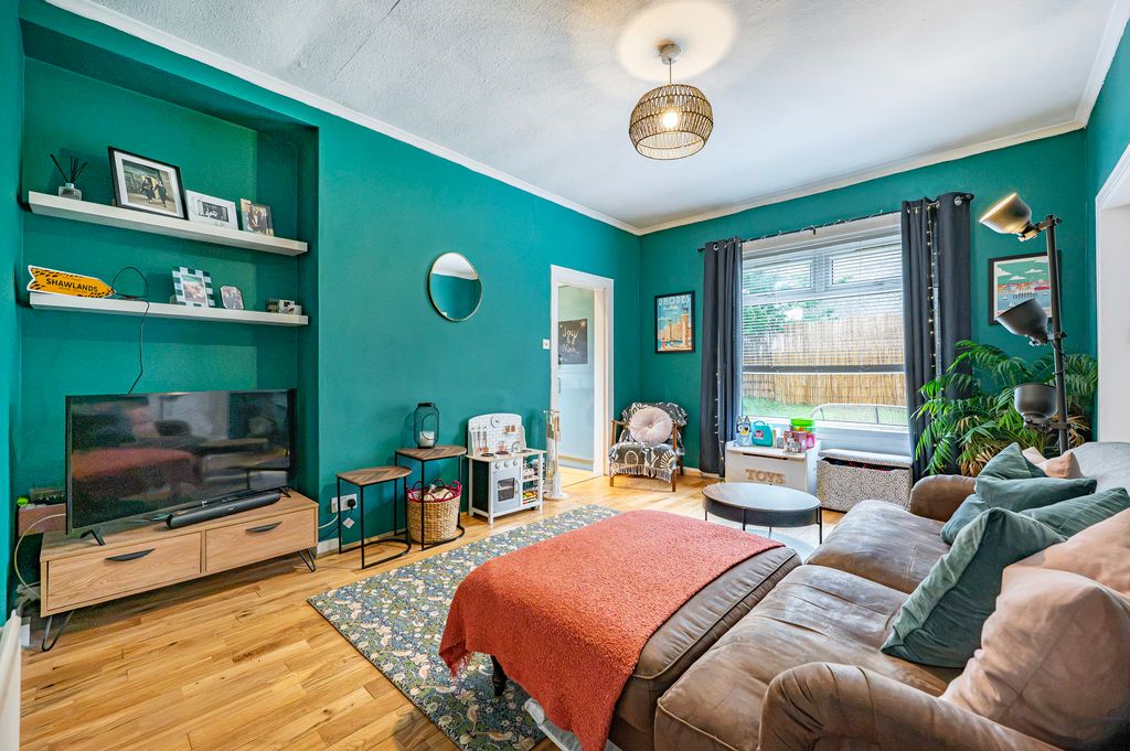 Property photo 2 of 33