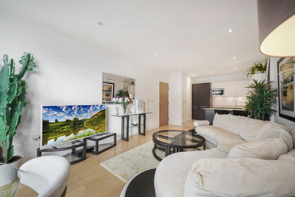 Property photo 3 of 12