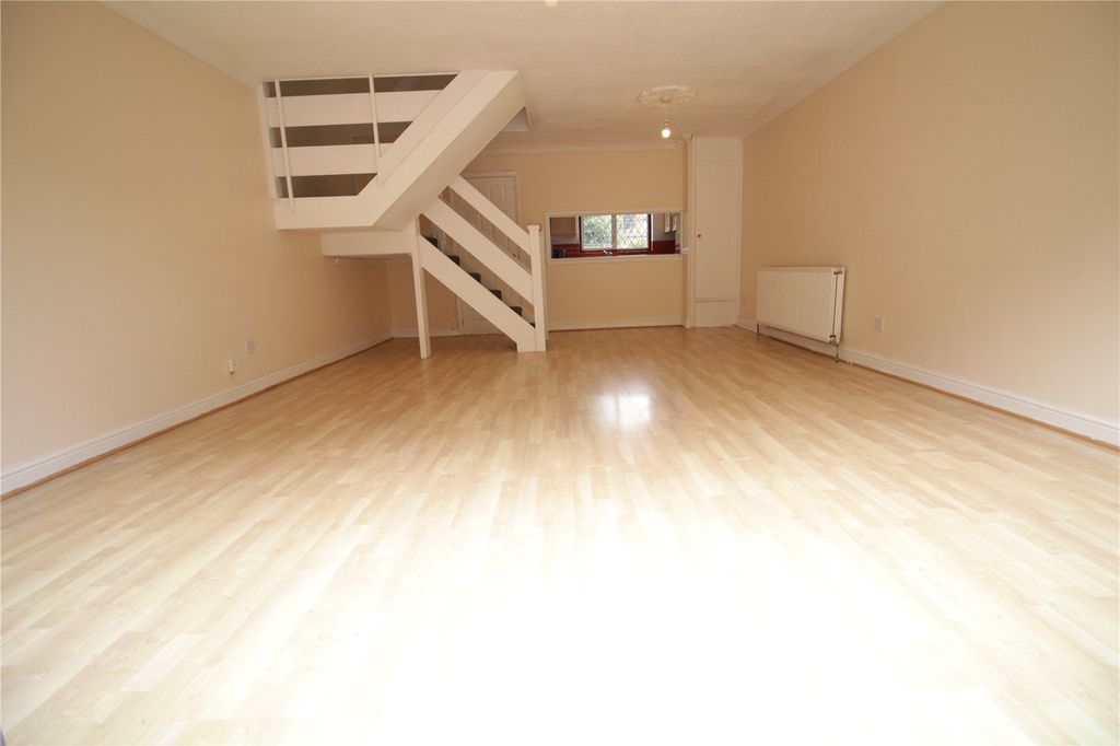Property photo 2 of 11 Picture No. 22