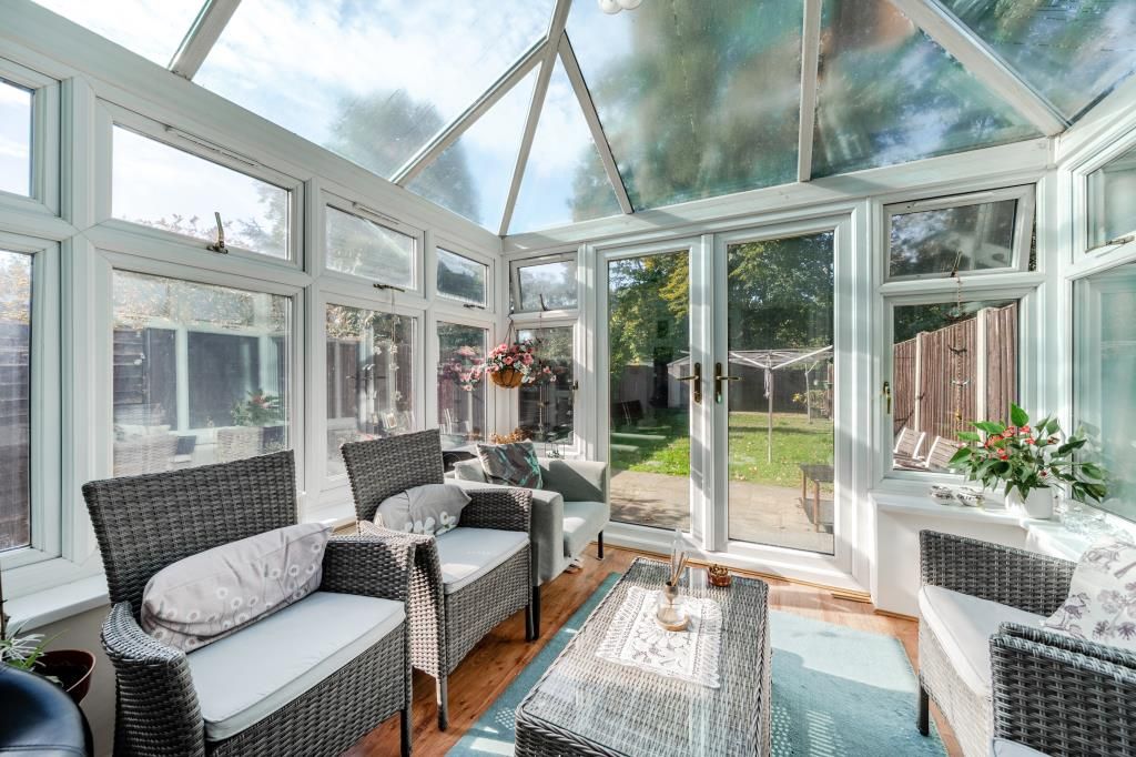 Property photo 3 of 19 Conservatory