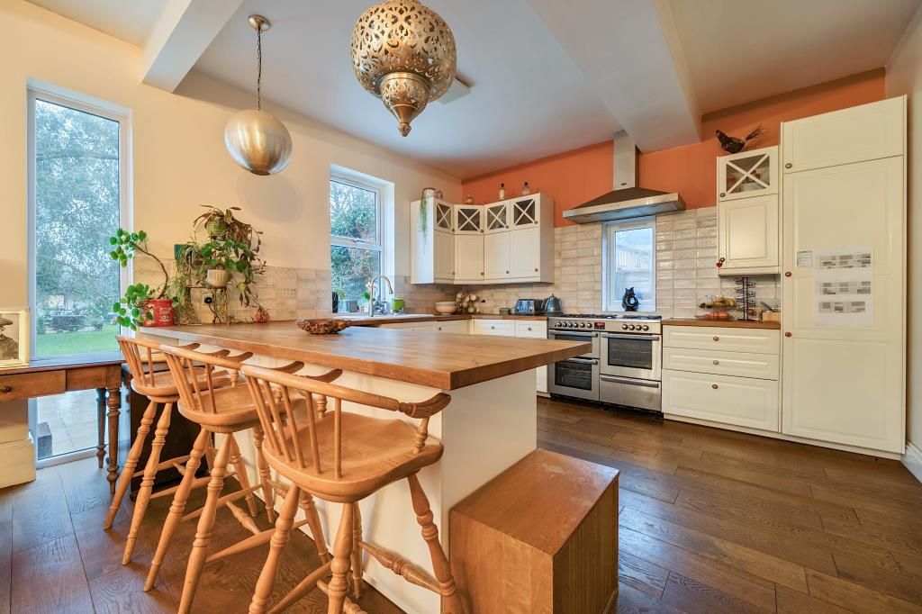 Property photo 3 of 22 Kitchen