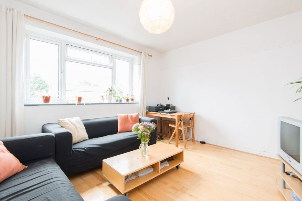 Property photo 2 of 9 2