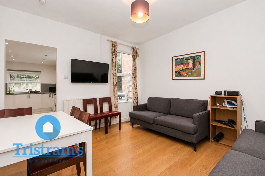 Property photo 2 of 24