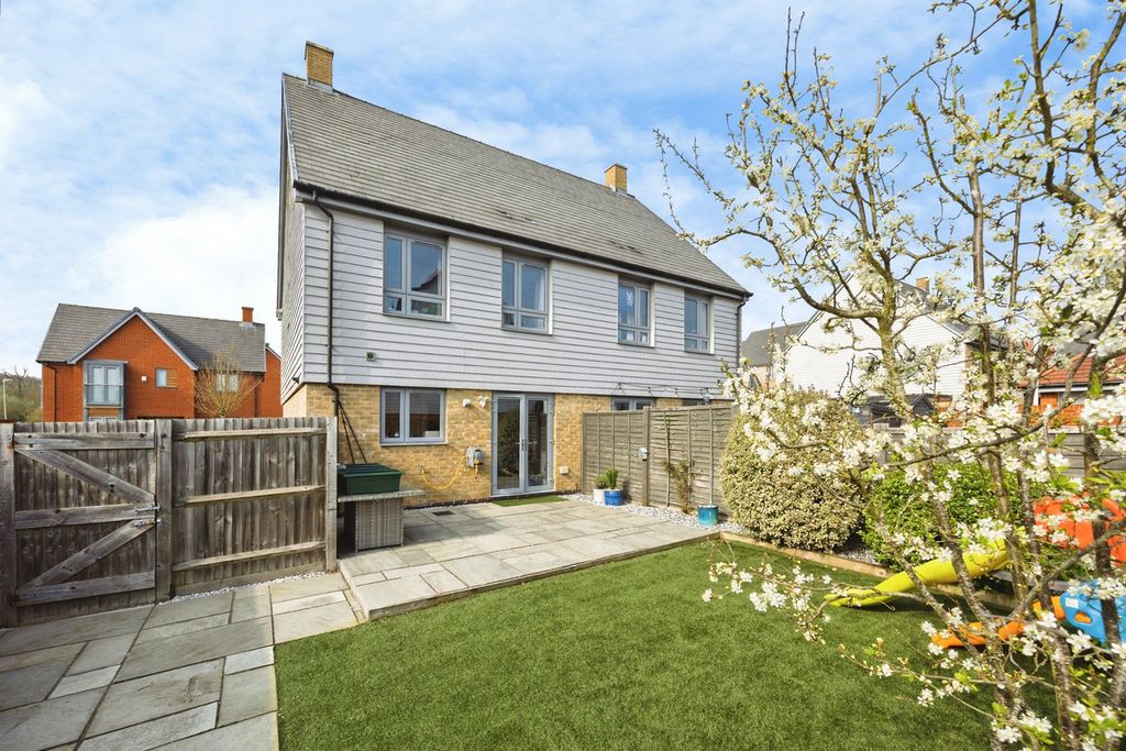 Property photo 3 of 24