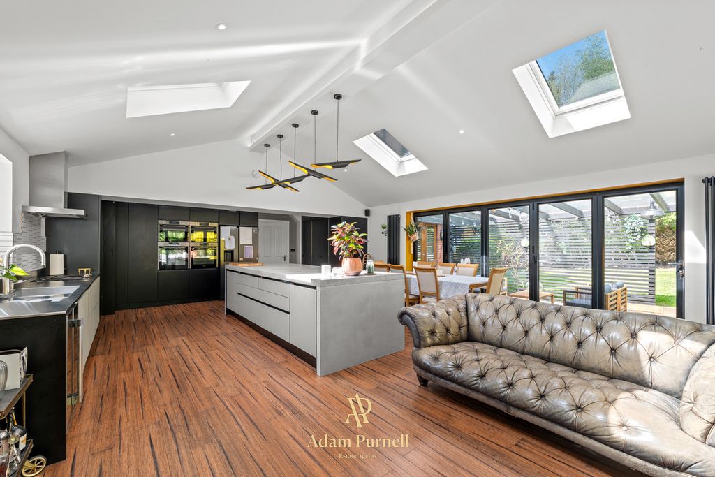 Property photo 2 of 41