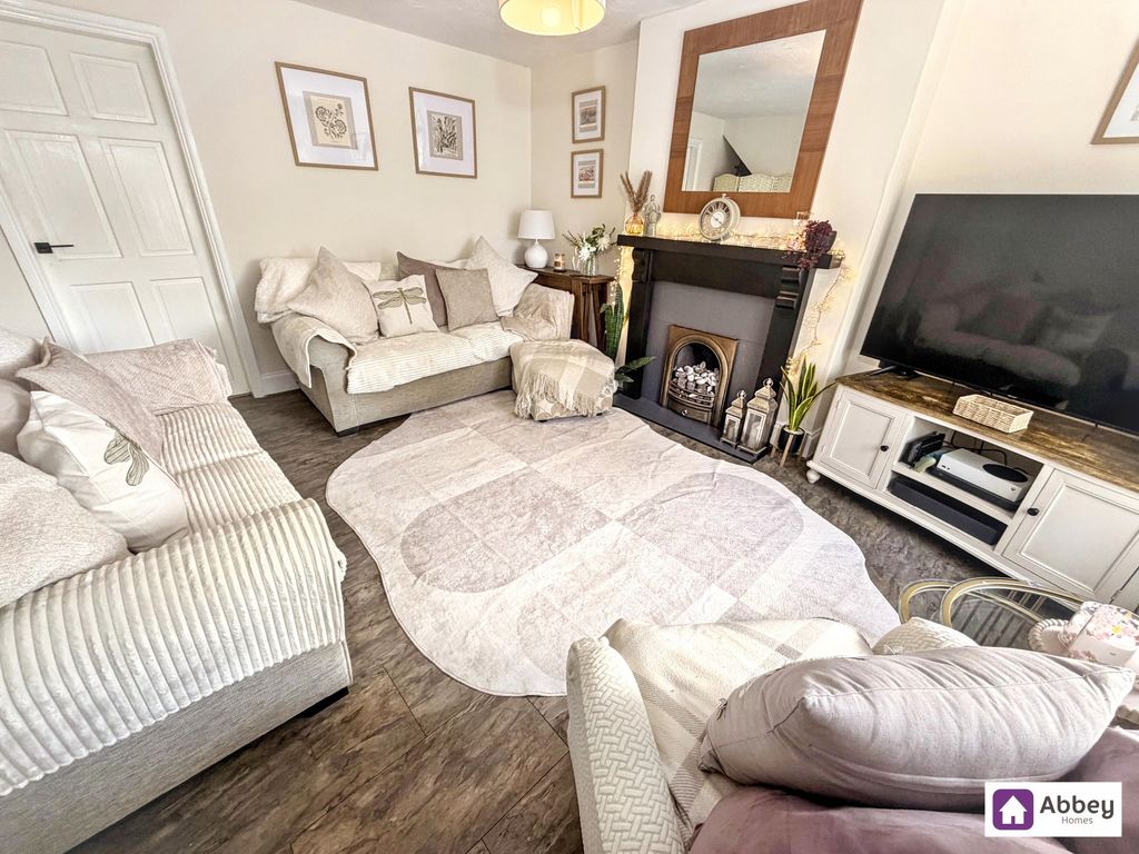 Property photo 3 of 20 Lounge