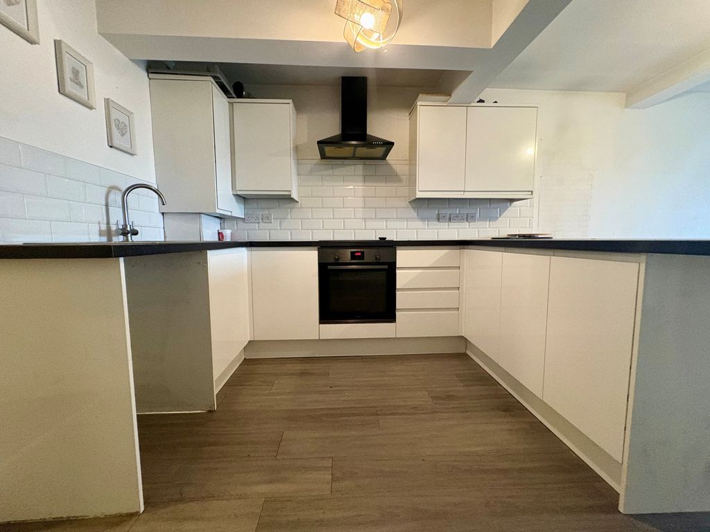 Property photo 2 of 7 Image