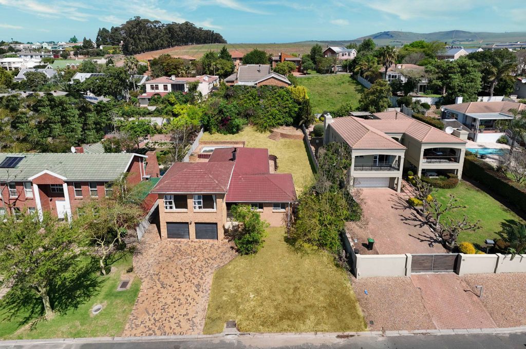 Property photo 1 of 23