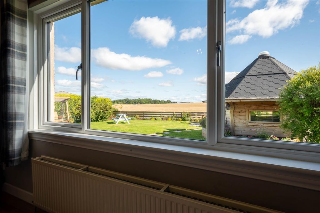 Property photo 2 of 42 Dsc09793-Hdr.Jpg