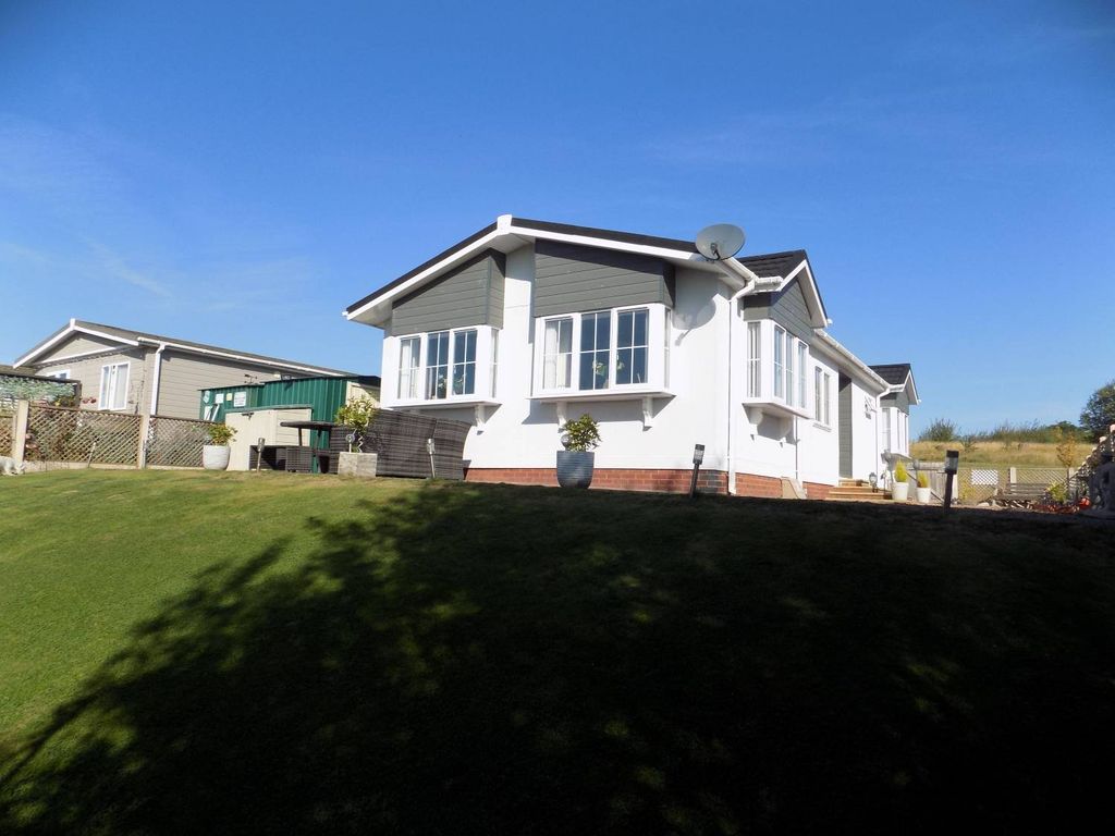 Property photo 1 of 25