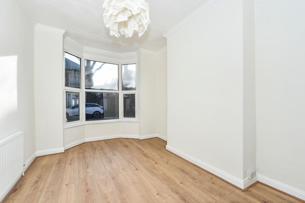 Property photo 2 of 14 Pbox-Img.Jpg