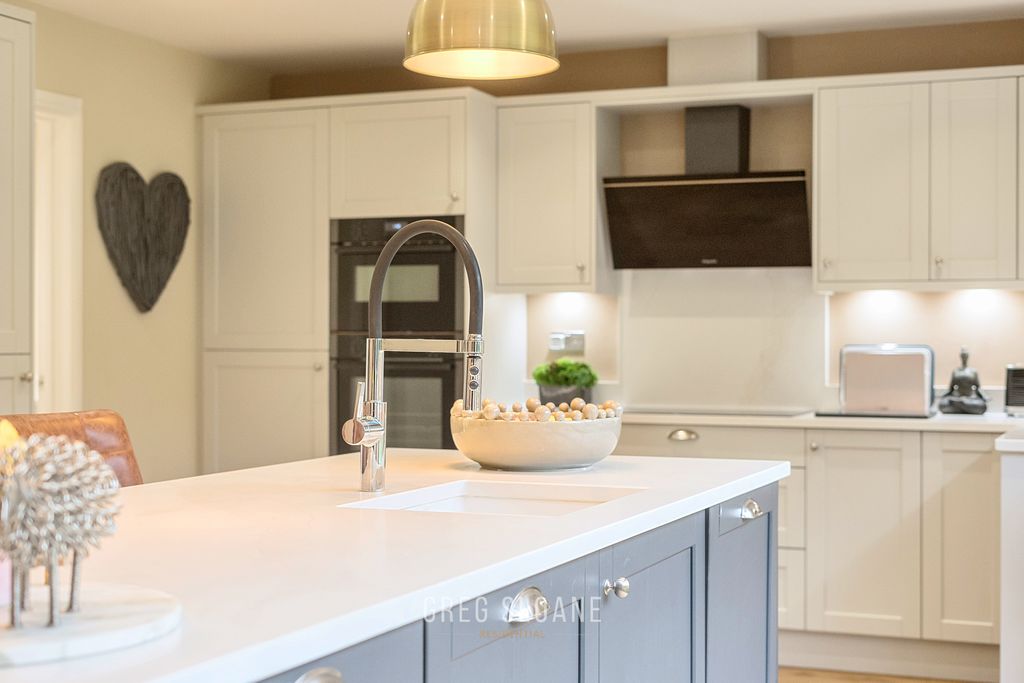 Property photo 2 of 24 1404869-22-6984Cfb364769