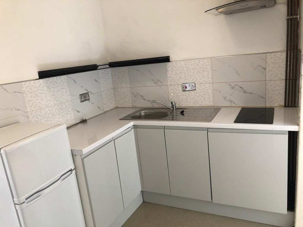Property photo 1 of 10 1 Bed Studio To Rent Eccles New Road, Salford M5