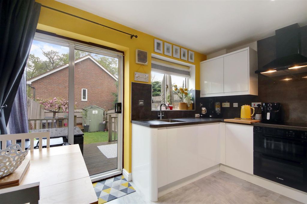 Property photo 2 of 8 Kitchen Dinerdp.Jpg