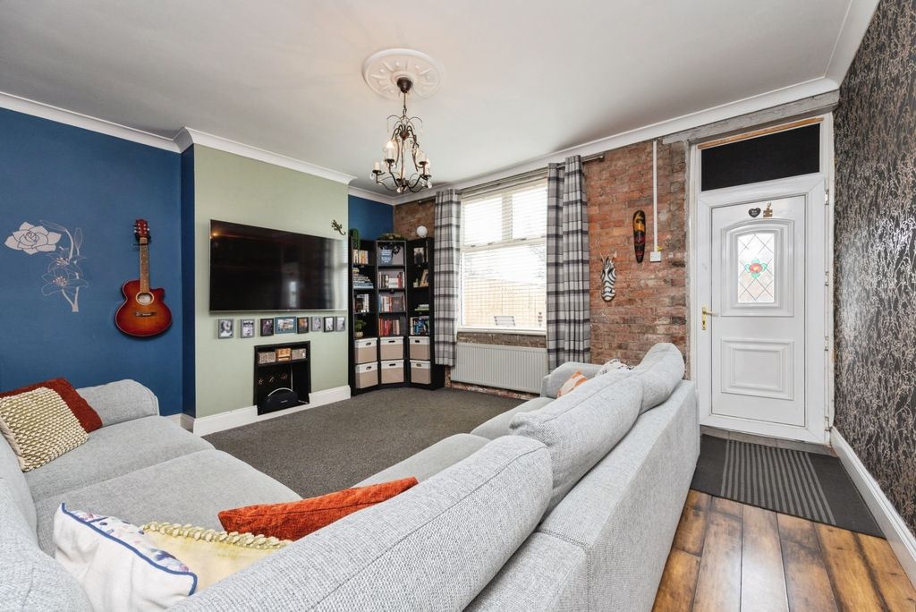 Property photo 2 of 20 Pbox-Img.Jpg