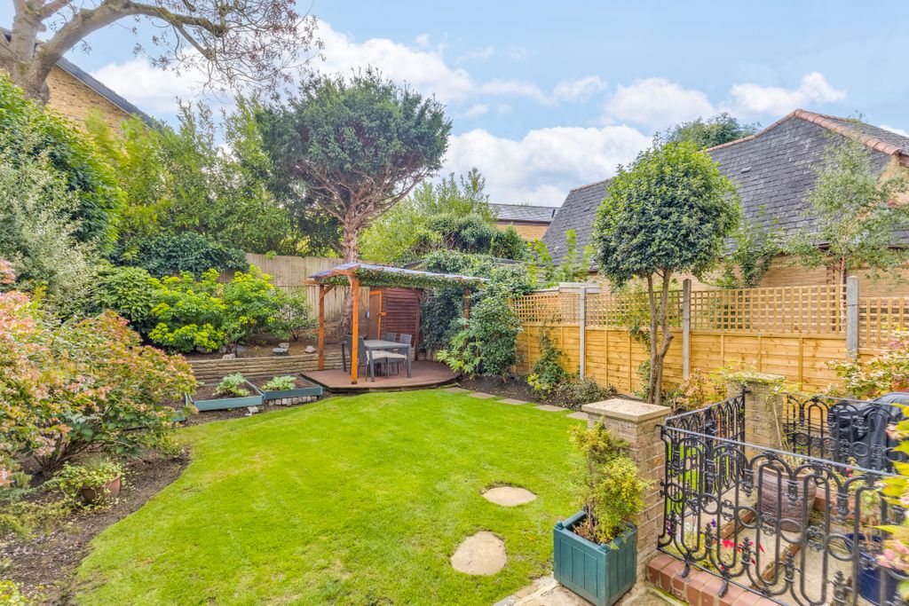 Property photo 2 of 14