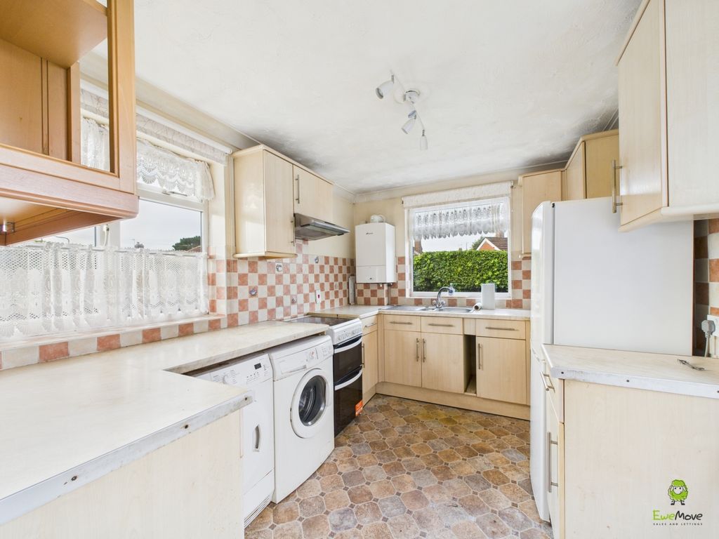 Property photo 3 of 7 Presented By Nicoleta At Ewemove Bexleyheath And D