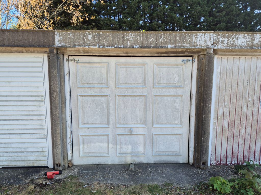 Property photo 1 of 2