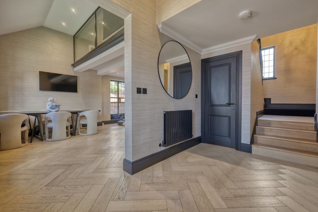 Property photo 1 of 35