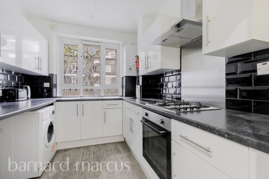 Property photo 2 of 8 Kitchen