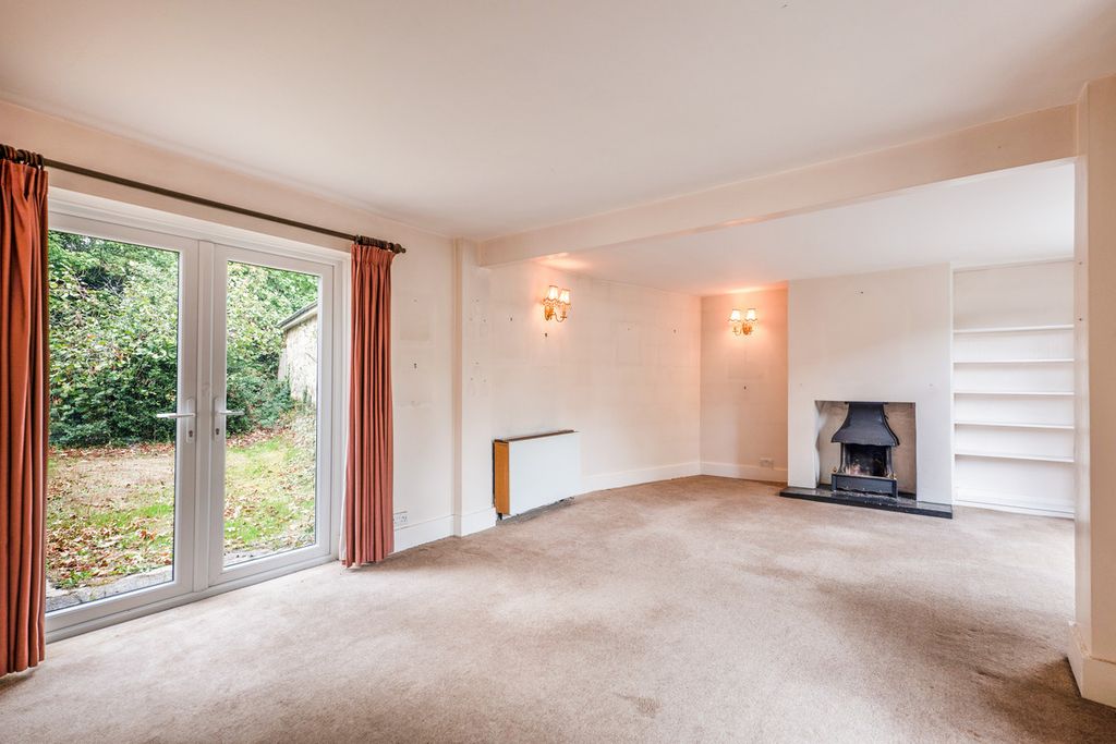 Property photo 2 of 22