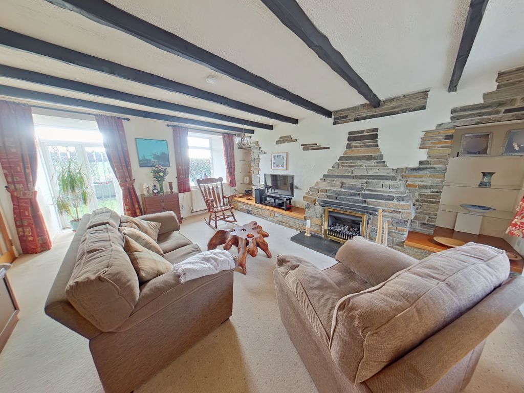 Property photo 3 of 16 Photo 12