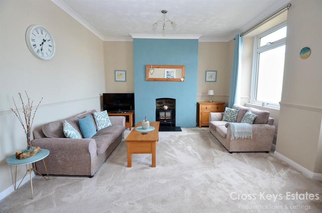 Property photo 3 of 26 Sitting Room