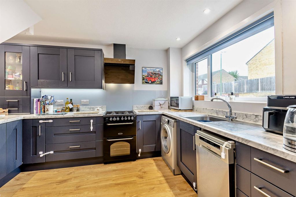 Property photo 2 of 18 Kitchen