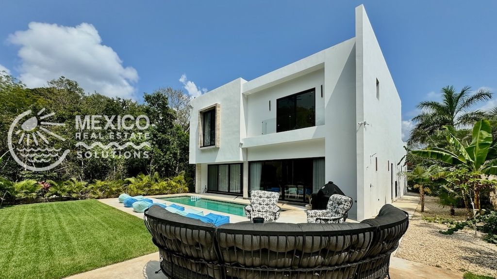 Property photo 2 of 50