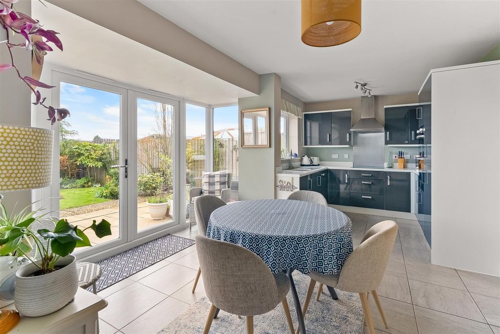 Property photo 2 of 17 Kitchen Diner