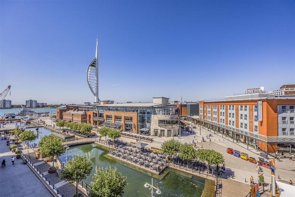 Property photo 1 of 13 Breacon House, Gunwharf Quays, Portsmouth-Porticom