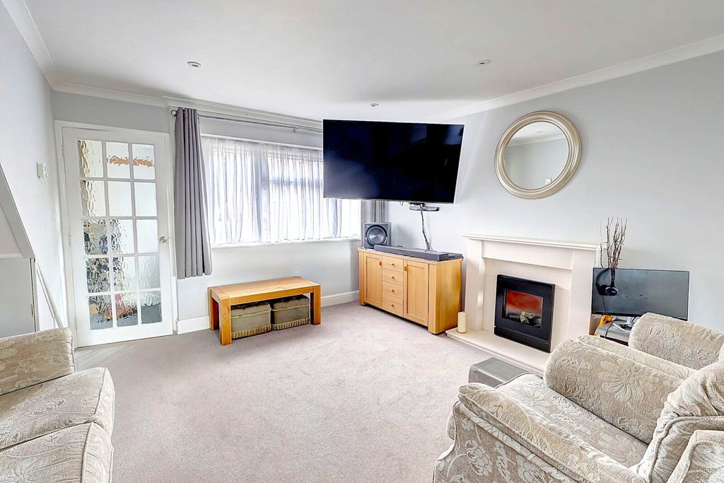 Property photo 2 of 13 Picture No. 03