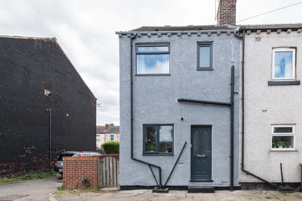 Property photo 1 of 11