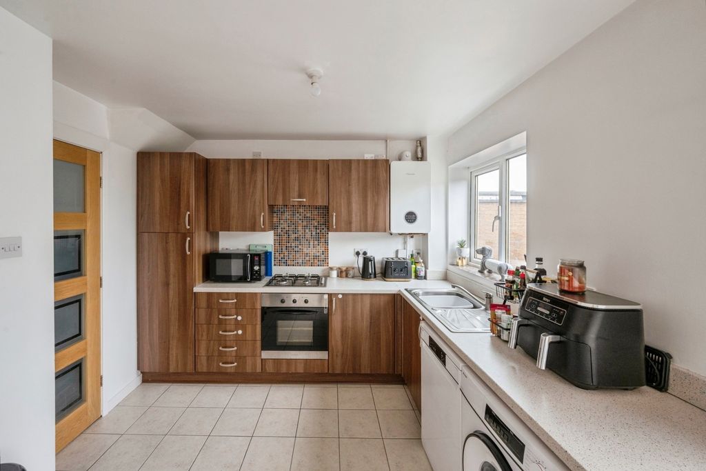 Property photo 3 of 16 Kitchen