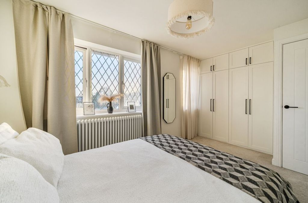 Property photo 3 of 21 137462236900F39F17ce9