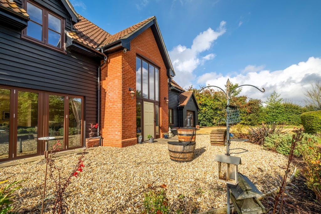 Property photo 2 of 36