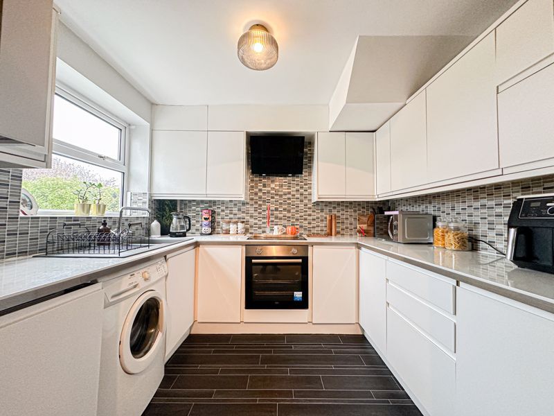 Property photo 3 of 17 Photo 6