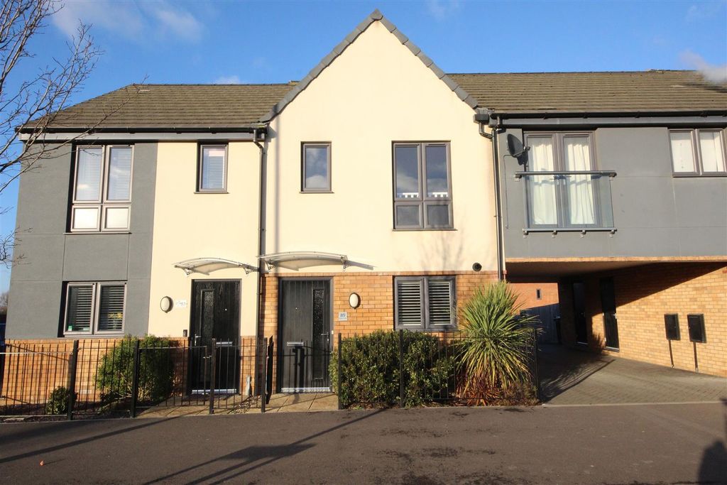 Property photo 1 of 14 Front