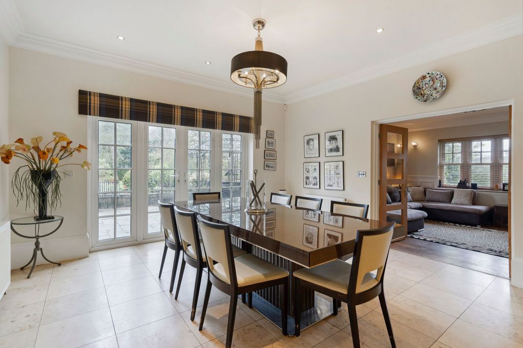 Property photo 3 of 29 Dining Room