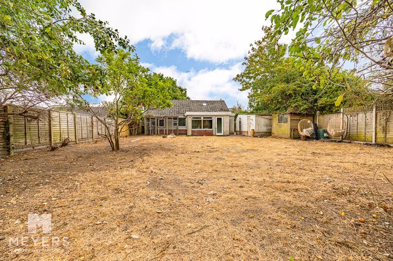 Property photo 2 of 17 Garden