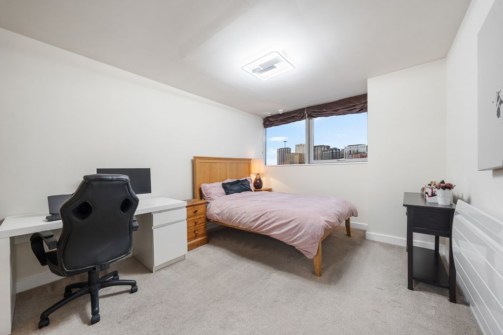 Property photo 3 of 11