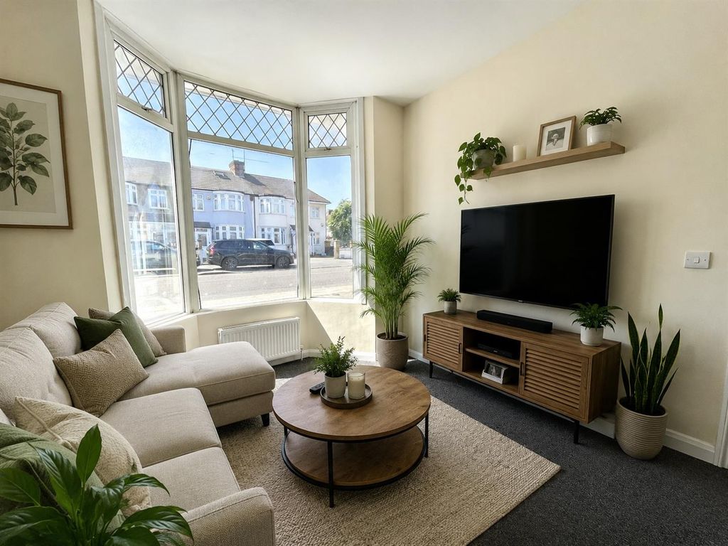 Property photo 2 of 23 141Greenlane_Ig11Xw (2).Jpeg