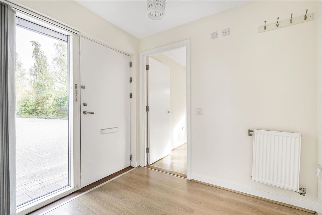 Property photo 3 of 15 14_64666.Jpg