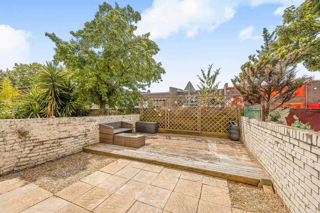 Property photo 3 of 12 Picture No. 11
