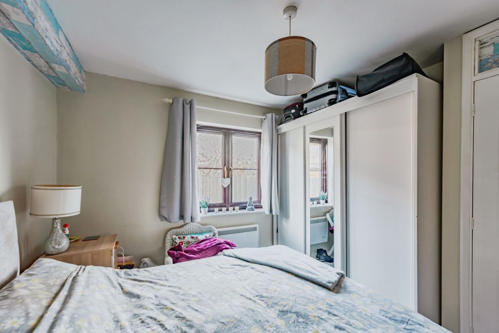 Additional image 17 of 1 bed property for saleHigh Street, Lingfield RH7