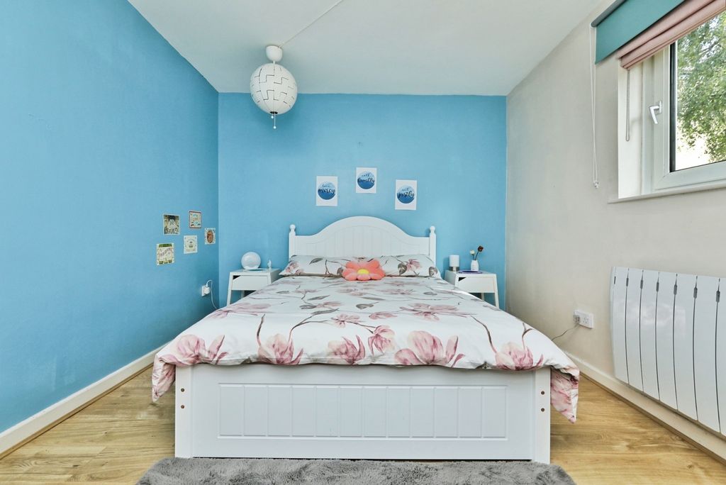 Property photo 3 of 21 Pbox-Img.Jpg