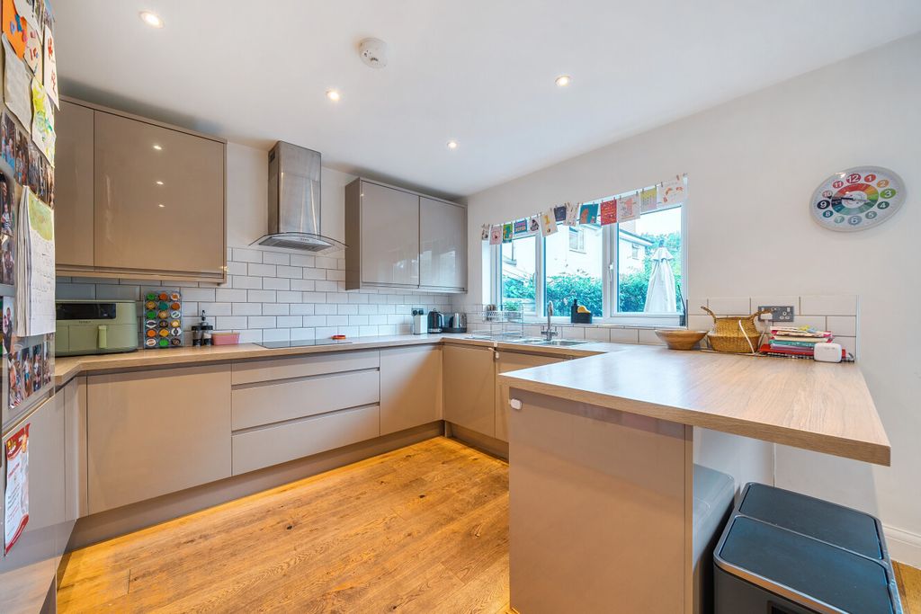 Property photo 2 of 16 1521748-8-6Aaaaef...