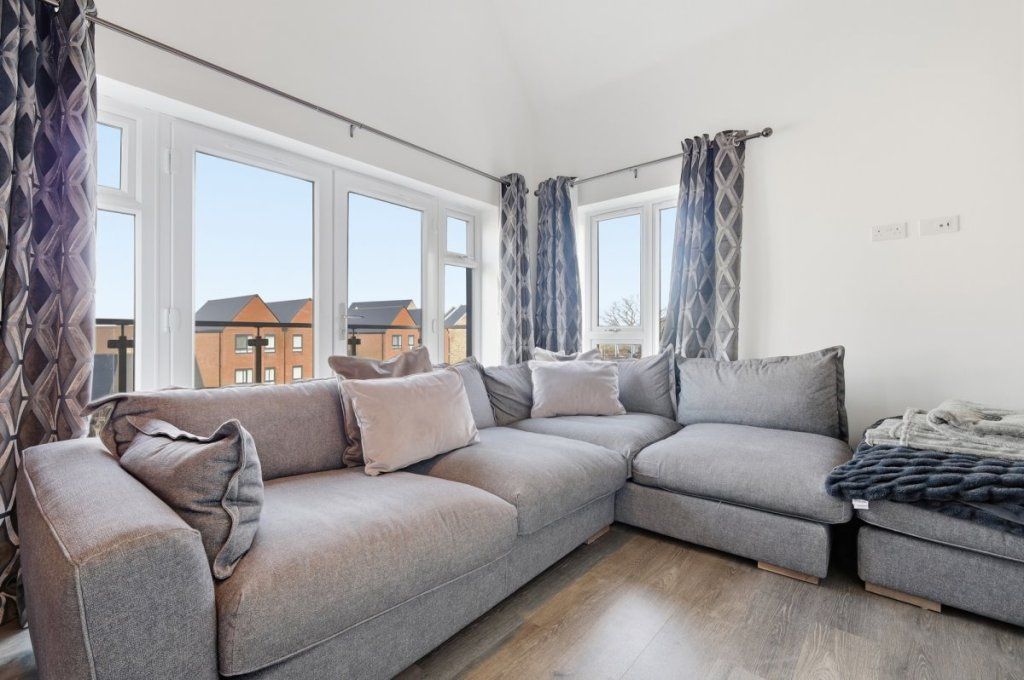 Property photo 2 of 23