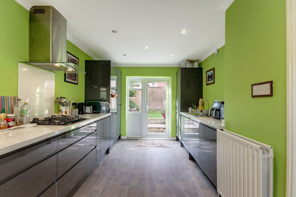 Property photo 2 of 24 Kitchen
