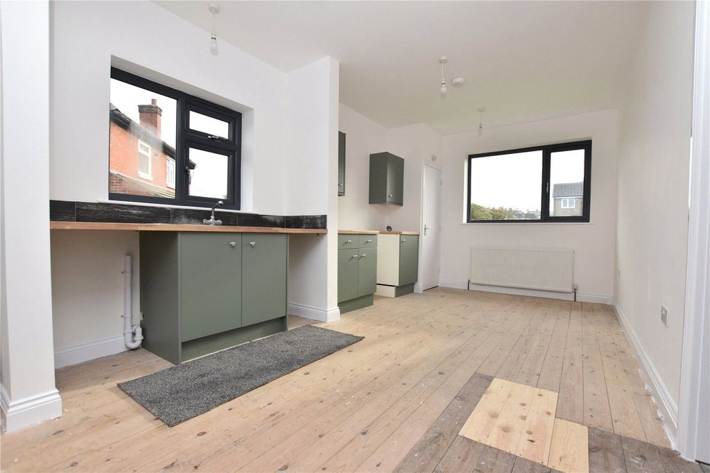 Property photo 2 of 17 Picture No. 31